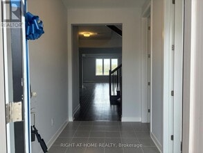 641 Kirkham Cres in Ottawa, ON - Building Photo - Building Photo