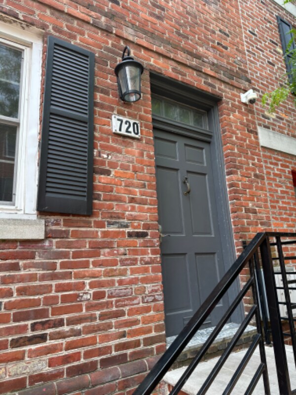 720 Lombard St in Philadelphia, PA - Foto de edificio - Building Photo