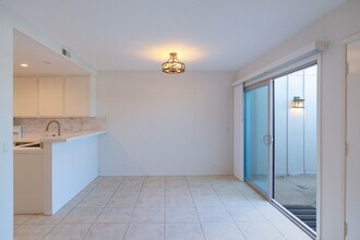 3221 Harbor Blvd in Oxnard, CA - Building Photo - Building Photo