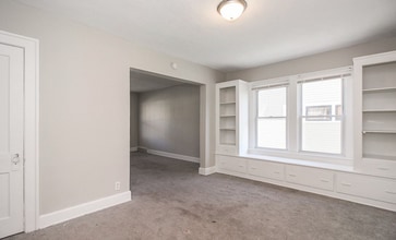 12904 Thornhurst Ave in Garfield Heights, OH - Building Photo - Building Photo