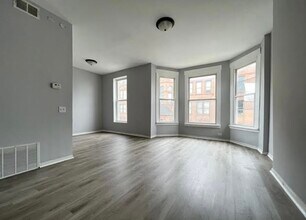 2108 N Keeler Ave, Unit 2 in Chicago, IL - Building Photo - Building Photo