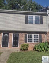 1136 Rives Rd in Martinsville, VA - Building Photo