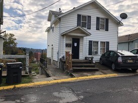 125 Lorentz St, Unit A in Morgantown, WV - Building Photo