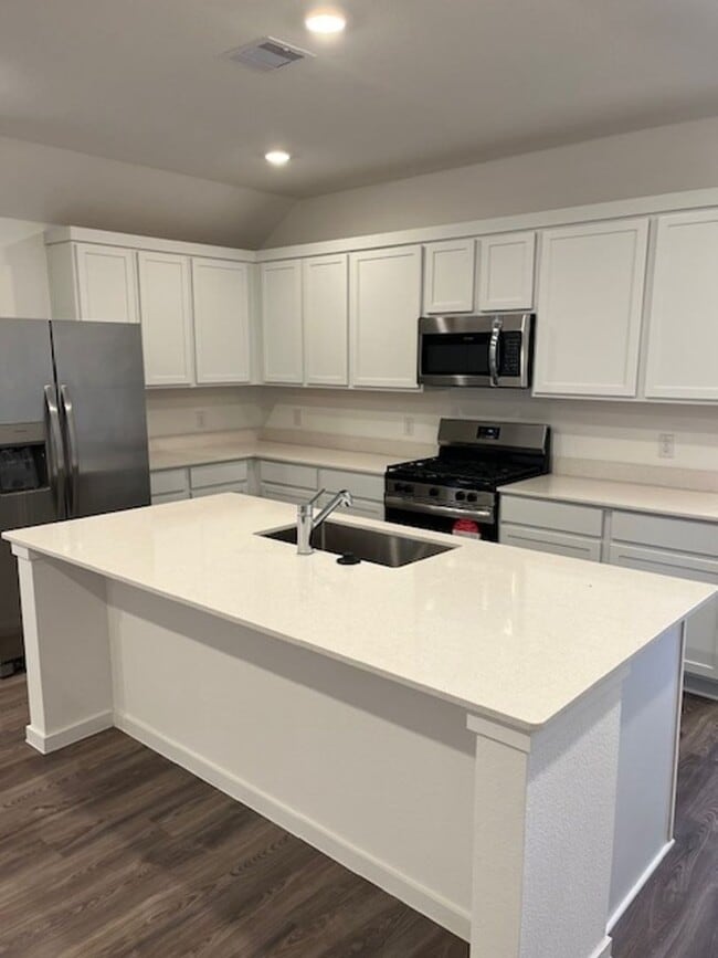 4935 Caspian Wave Dr in League City, TX - Foto de edificio - Building Photo