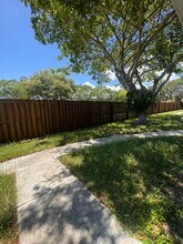 717 Tiffany Dr W in West Palm Beach, FL - Building Photo - Building Photo