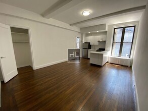 EAST 46 STREET in New York, NY - Building Photo - Building Photo