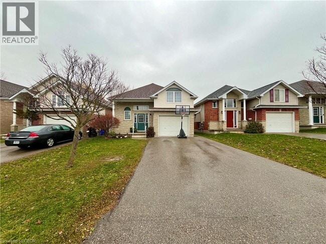 6 Smetana Dr in Kitchener, ON - Building Photo - Building Photo