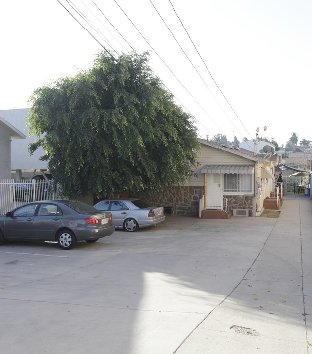 4228 Lockwood Ave in Los Angeles, CA - Building Photo