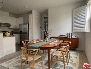 7256 Cherry Ln in Los Angeles, CA - Building Photo - Building Photo