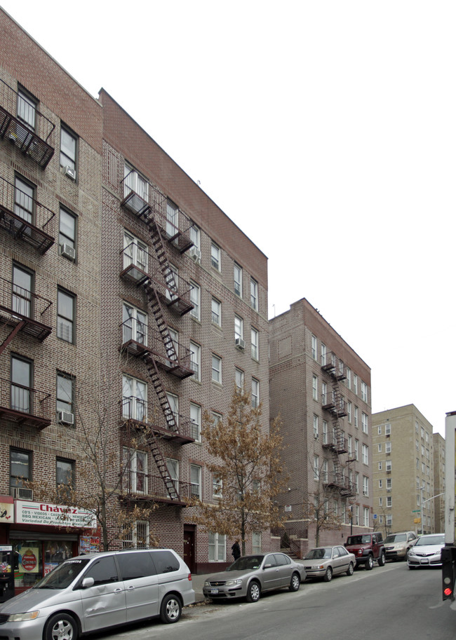 3225 Bainbridge Ave in Bronx, NY - Foto de edificio - Building Photo