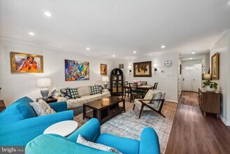 97 English Run Cir in Sparks Glencoe, MD - Foto de edificio - Building Photo