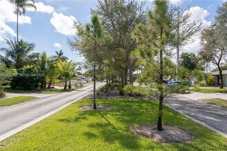 5464 NE 3rd Ave in Fort Lauderdale, FL - Building Photo - Building Photo
