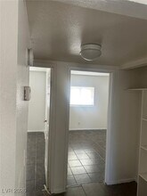 4961 Apollostar Ct in Las Vegas, NV - Foto de edificio - Building Photo