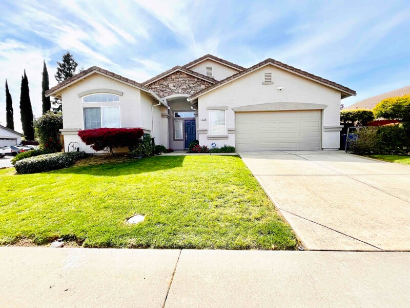 8538 Heartleaf Ct in Elk Grove, CA - Building Photo
