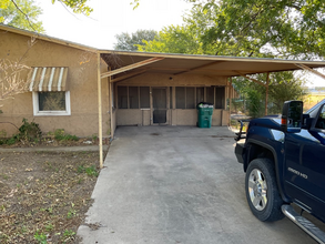 122 W Birch St in Elm Mott, TX - Building Photo - Building Photo