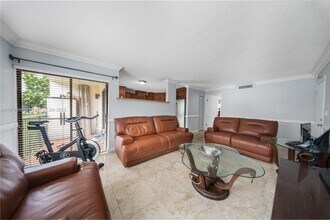 13045 SW 68th St in Miami, FL - Building Photo - Building Photo