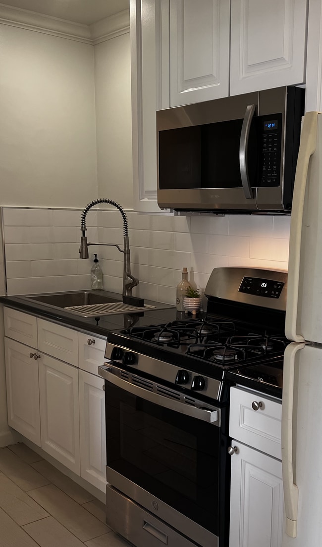 1500 Broadway, Unit SingleUnit in Burbank, CA - Building Photo - Building Photo