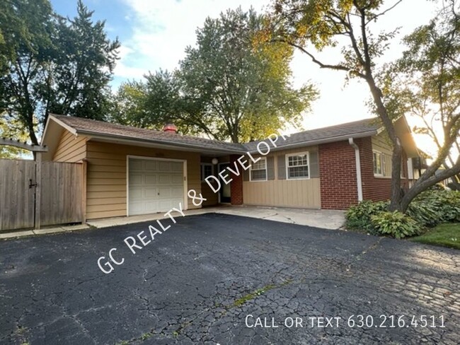 625 Frederick Ln in Hoffman Estates, IL - Building Photo - Building Photo