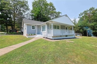 28 Cottage St in Wurtsboro, NY - Building Photo - Building Photo