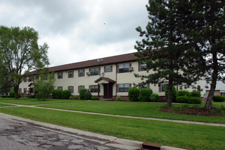 Bedford Woods Apartments in Toledo, OH - Building Photo - Building Photo