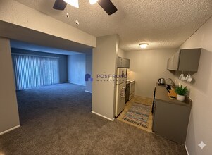 501 W 27th St S in Wichita, KS - Building Photo - Building Photo