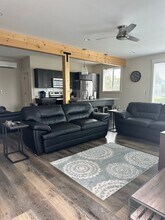 519 E Johnson Ave in Chelan, WA - Building Photo - Building Photo