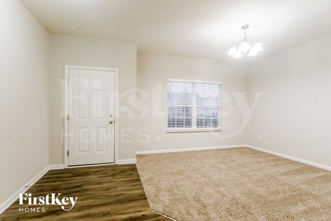 7715 Firecrest Ln in Indianapolis, IN - Foto de edificio - Building Photo