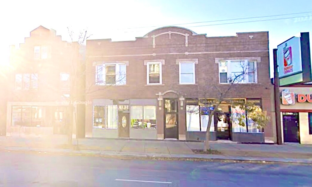 2559 W Fullerton Ave in Chicago, IL - Building Photo
