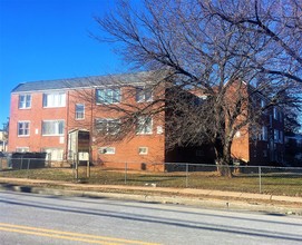 3000 Hollins Ferry Rd in Baltimore, MD - Building Photo - Building Photo