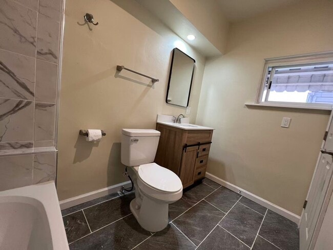 39 S 13th St in Pittsburgh, PA - Building Photo - Building Photo