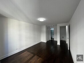 5 AVENUE, Unit 16D in New York, NY - Building Photo - Building Photo
