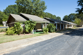 Walton Village Apartments in Monroe, GA - Building Photo - Building Photo