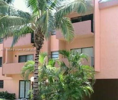 3582 NE 171 St in Sunny Isles Beach, FL - Building Photo - Building Photo