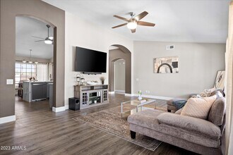 8311 W Dreyfus Dr in Peoria, AZ - Building Photo - Building Photo