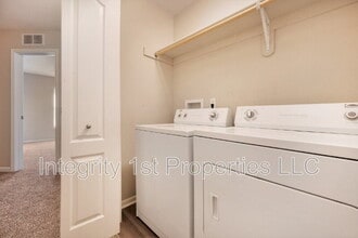 5920 NW 91st St in Kansas City, MO - Building Photo - Building Photo