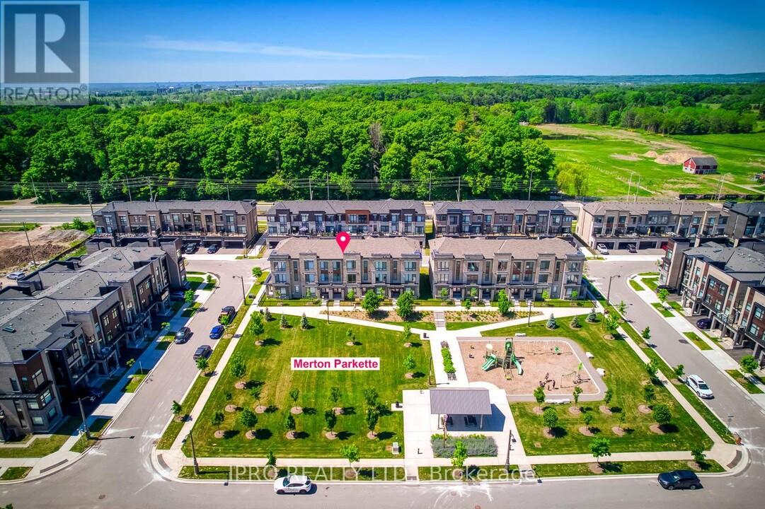 2481-2481 Badger Cres in Oakville, ON - Building Photo