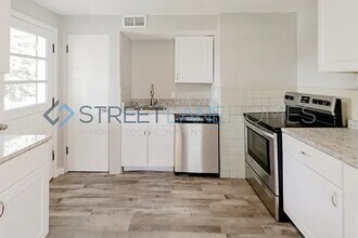 6949 Pasadena Blvd in St. Louis, MO - Foto de edificio - Building Photo