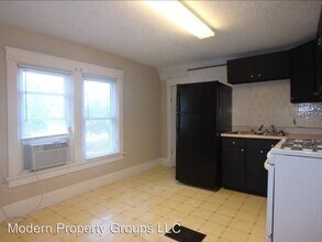 703 Hickman Ave in Columbia, MO - Building Photo - Building Photo