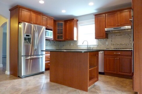 242 Bedford Rd, Unit First floor in Pleasantville, NY - Building Photo