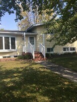 1406 24th Ave S in Moorhead, MN - Building Photo