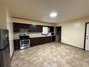 53 Oakland St in Medford, MA - Building Photo - Building Photo