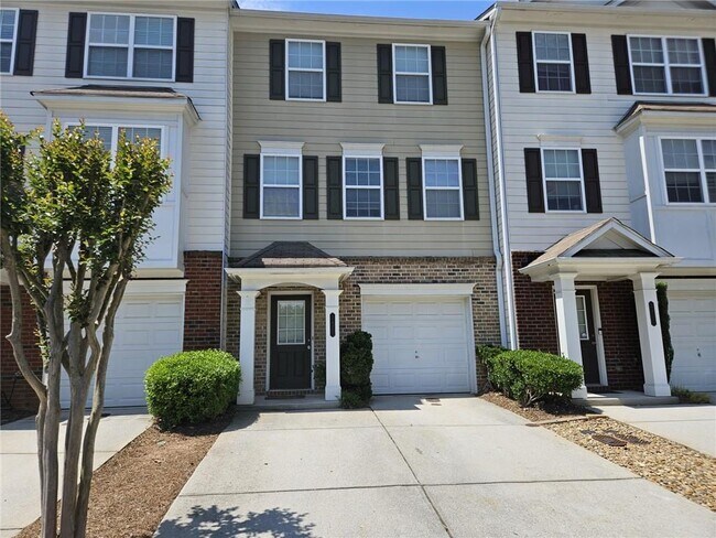 2425 Ivey Crest Cir in Tucker, GA - Foto de edificio - Building Photo