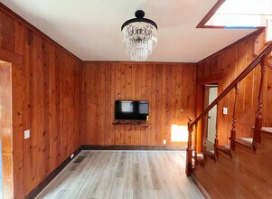 2154 Ashby Ave, Unit Room 1 in Berkeley, CA - Foto de edificio - Building Photo