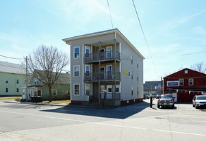 158 Willow St in Manchester, NH - Building Photo