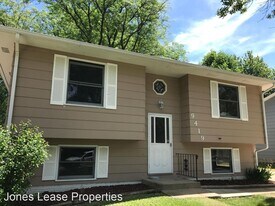 9419-13 1/2 13 1/2 St W