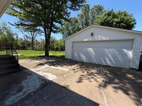 185 St Eugene Ln in Florissant, MO - Building Photo - Building Photo