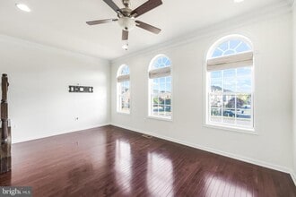 43190 Loudoun Reserve Dr in Ashburn, VA - Building Photo - Building Photo