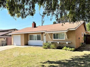 241 Delaware Dr in Ventura, CA - Building Photo - Building Photo