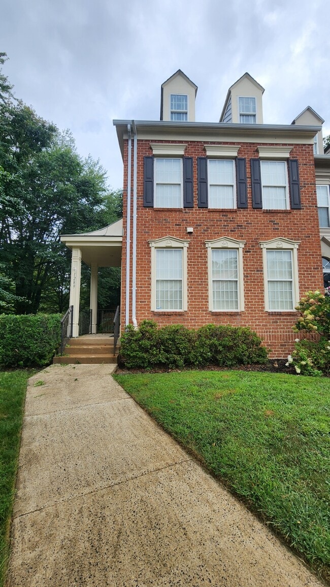 property at 1289 Vintage Pl