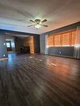 1521 W University Ave in Mitchell, SD - Building Photo - Building Photo